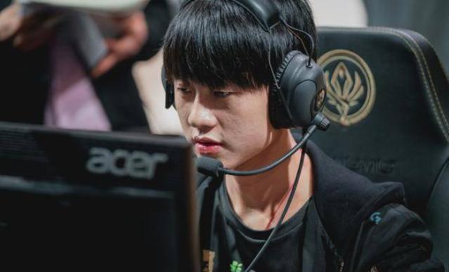 在 YaLLa Esports 的2025-26赛季中更新；